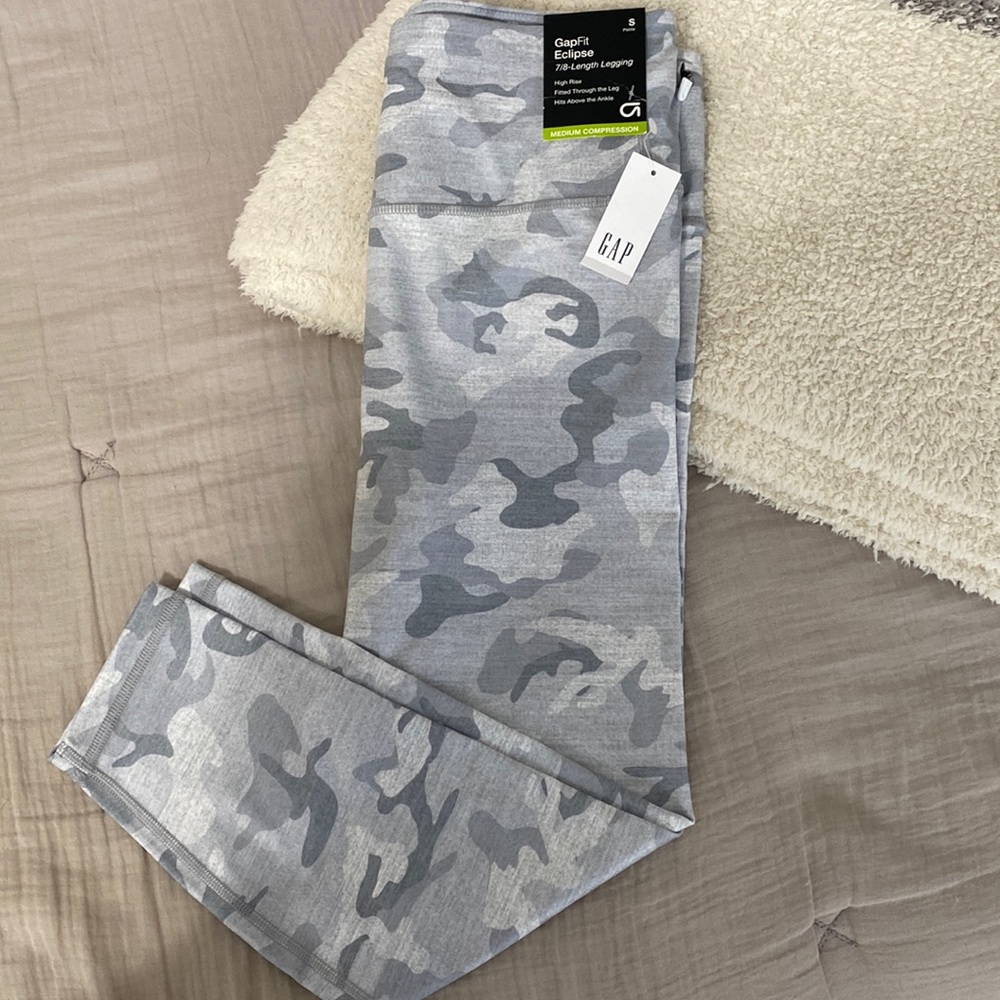 Gapfit White Camo LeggingsNWT